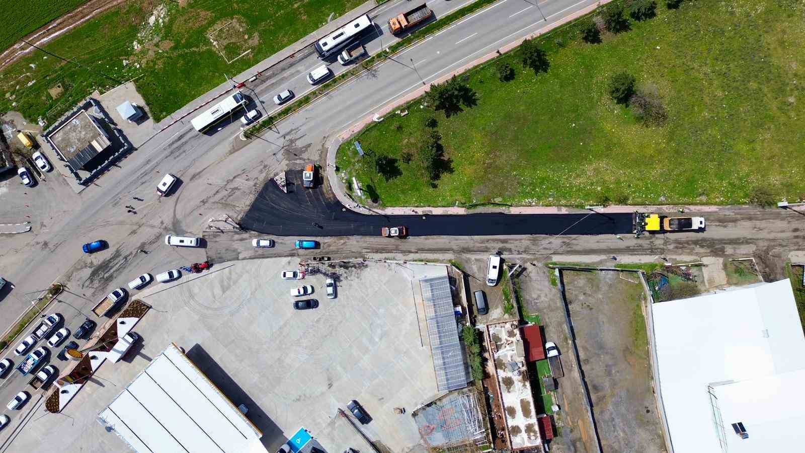 Siirt’te dev asfalt hamlesi: 26 bölgede 25 kilometrelik yol yenilenecek, 50 bin ton asfalt serilecek