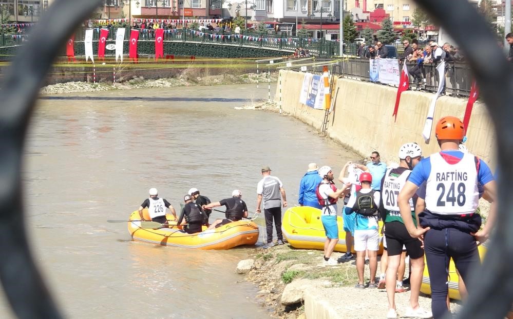 Bayburt’ta Üniversiteler Arası Rafting Türkiye Şampiyonası yarın başlıyor
