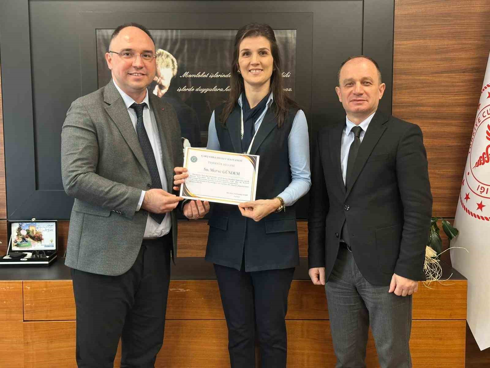 Küçük çocuğun hayatını sekreter kurtardı