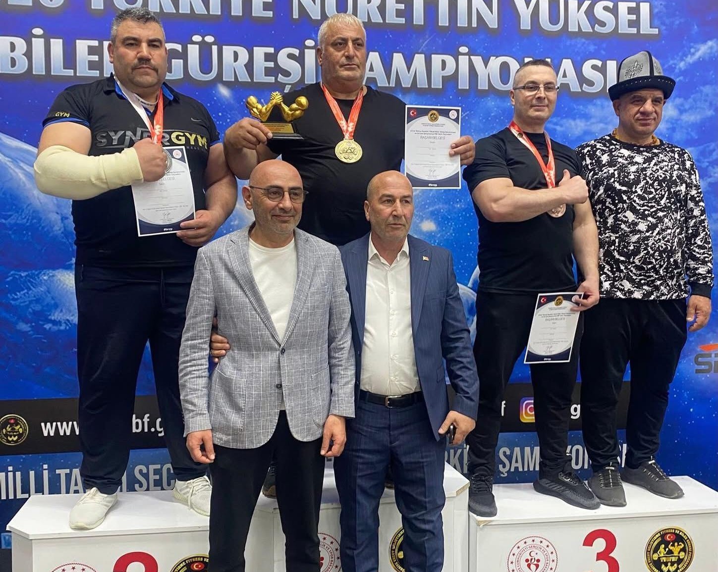 Bayburtlu sporcular Yalova’dan 2 şampiyonlukla döndü