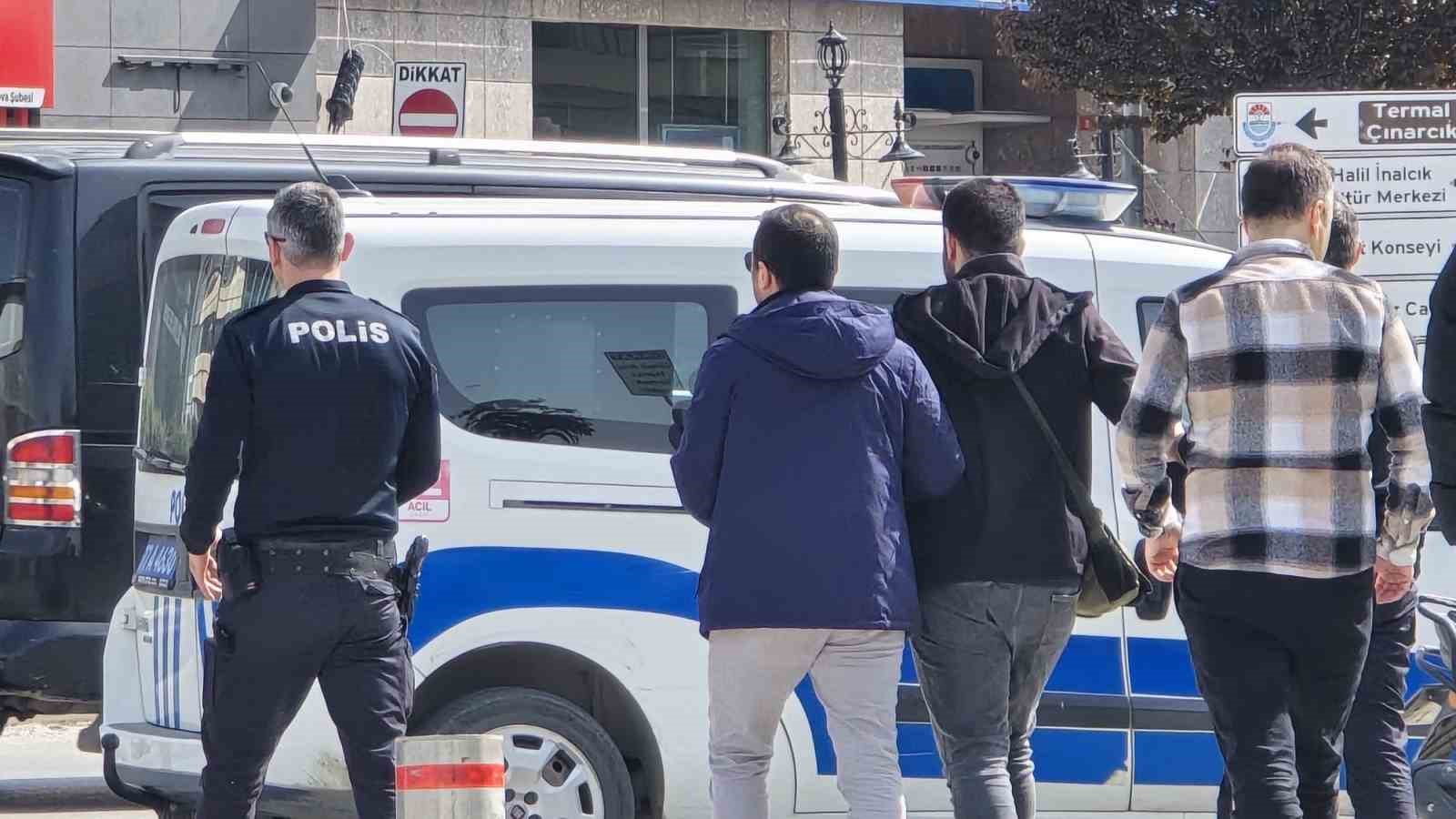 Yalova’da izinsiz fotoğraf çeken şahsa meydan dayağı