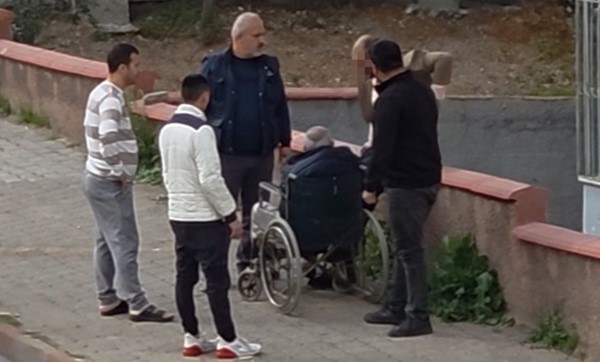 Yaşlı babasına sert çıkan şahıs, yanlış anlaşılınca darp edildi