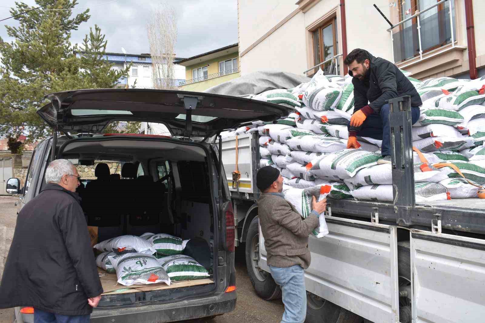 Bayburt’ta üreticilere yüzde 75 hibeli nohut tohumu dağıtıldı