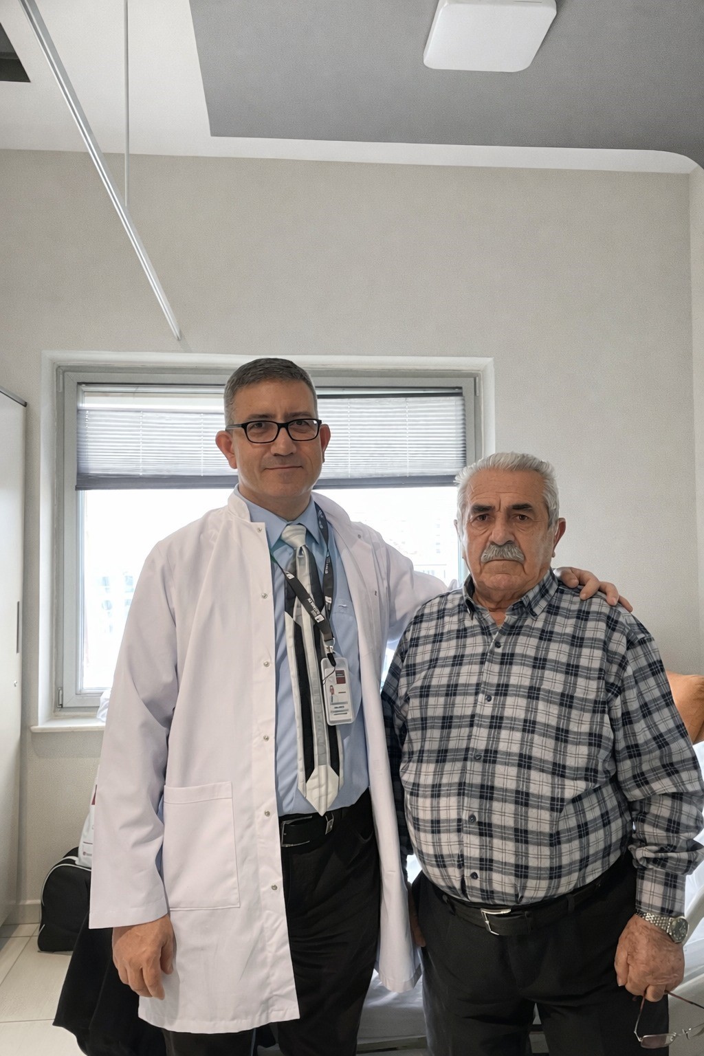 Şah damarındaki darlığa Karotis stent müdahalesi