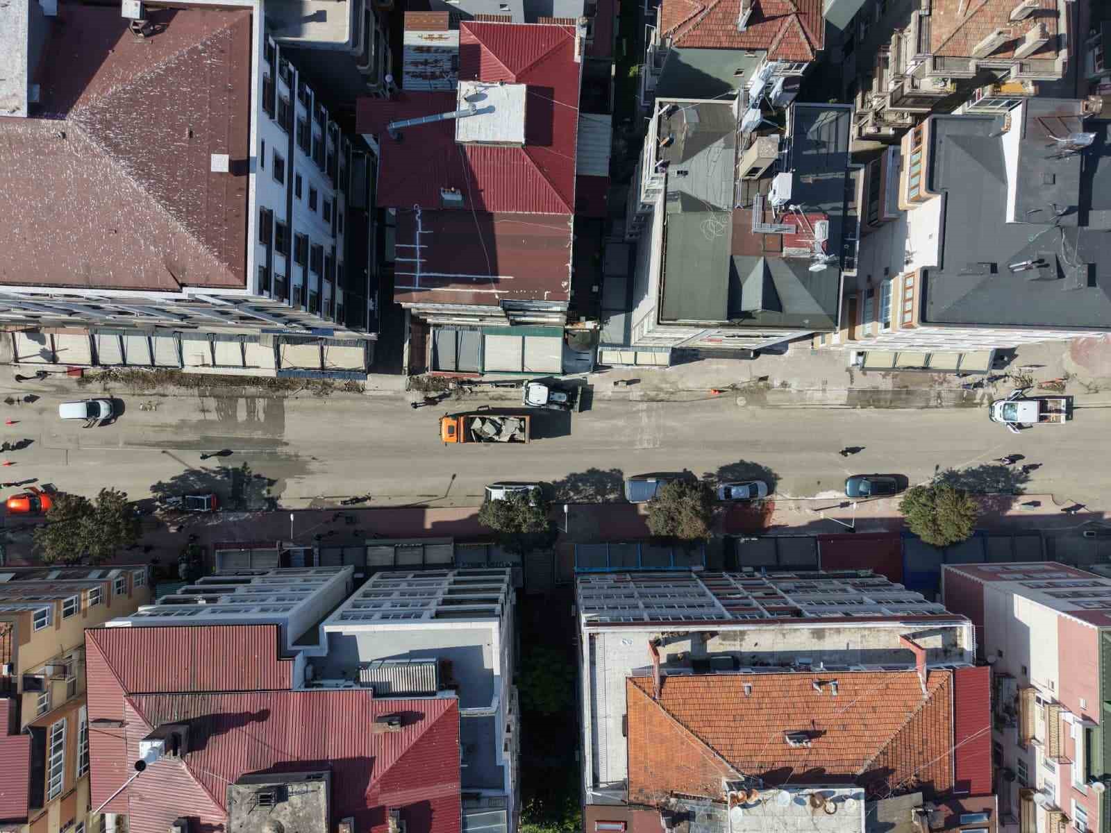 İstiklal Caddesi’nde asfalt ve kaldırım çalışmalarına başlandı
