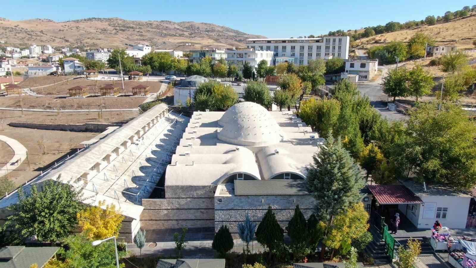 Çermik kaplıcaları ziyaretçilerini ağırlıyor