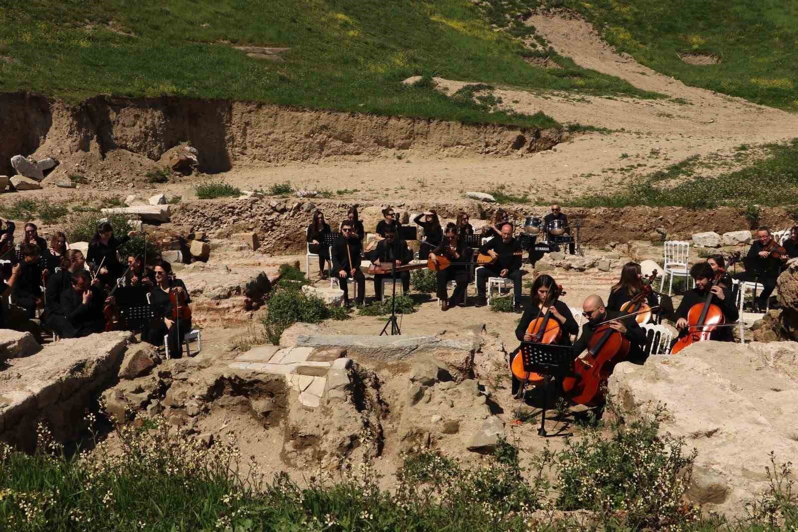 Tekirdağ’da Perinthos Tiyatrosu 2 bin yıl sonra yeniden sanatla buluştu