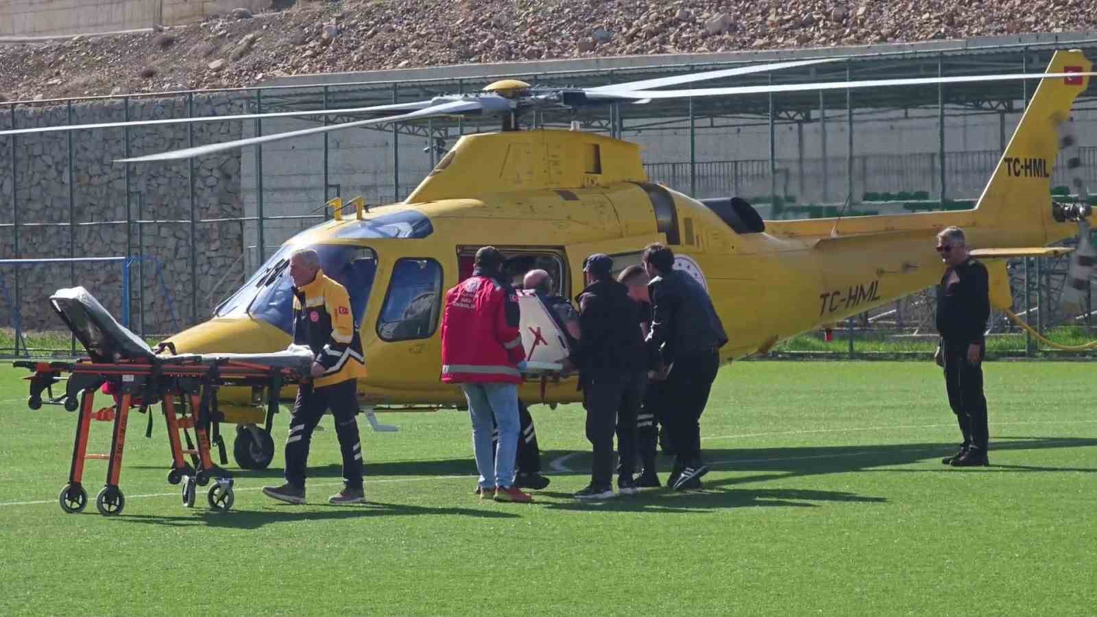 Erzurum’da kalp krizi şüphesi: Hasta helikopterle sevk edildi