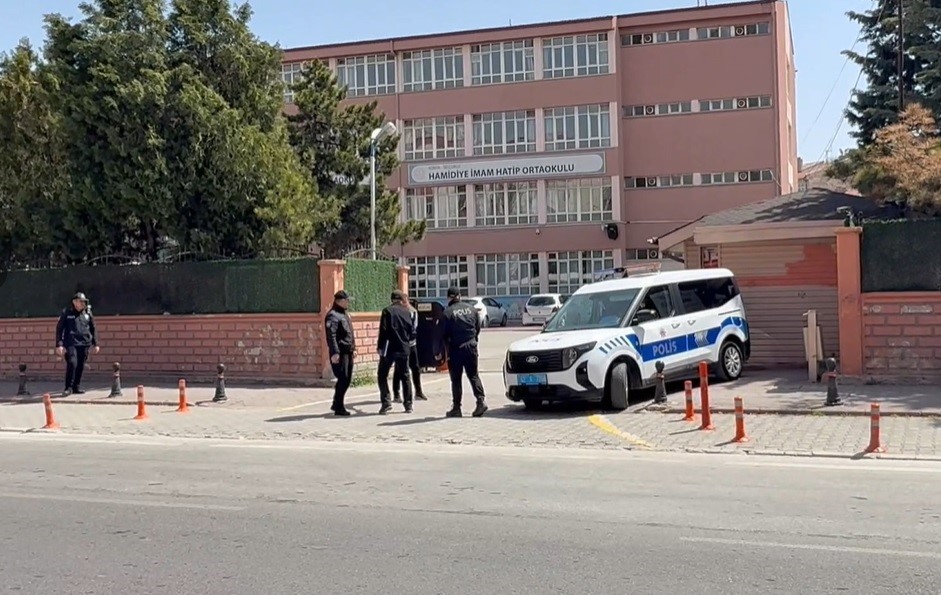 Konya’da okul önlerinde sıkı güvenlik önlemi