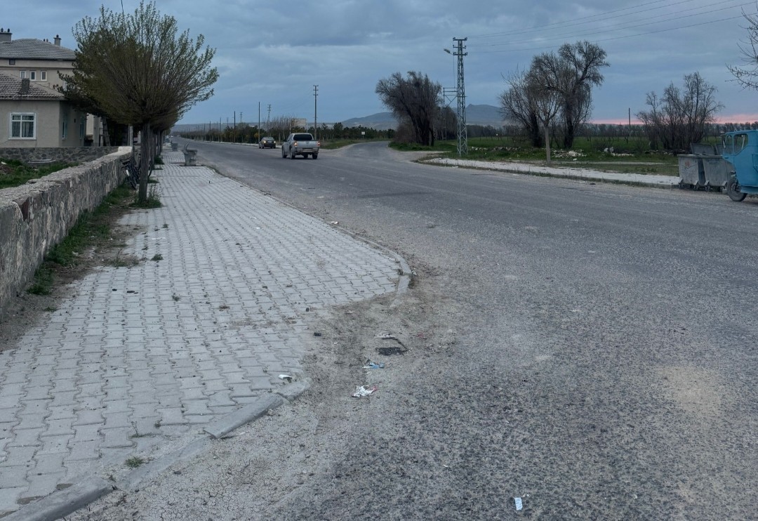 Karapınar’da motosiklet yayaya çarptı: 2 yaralı