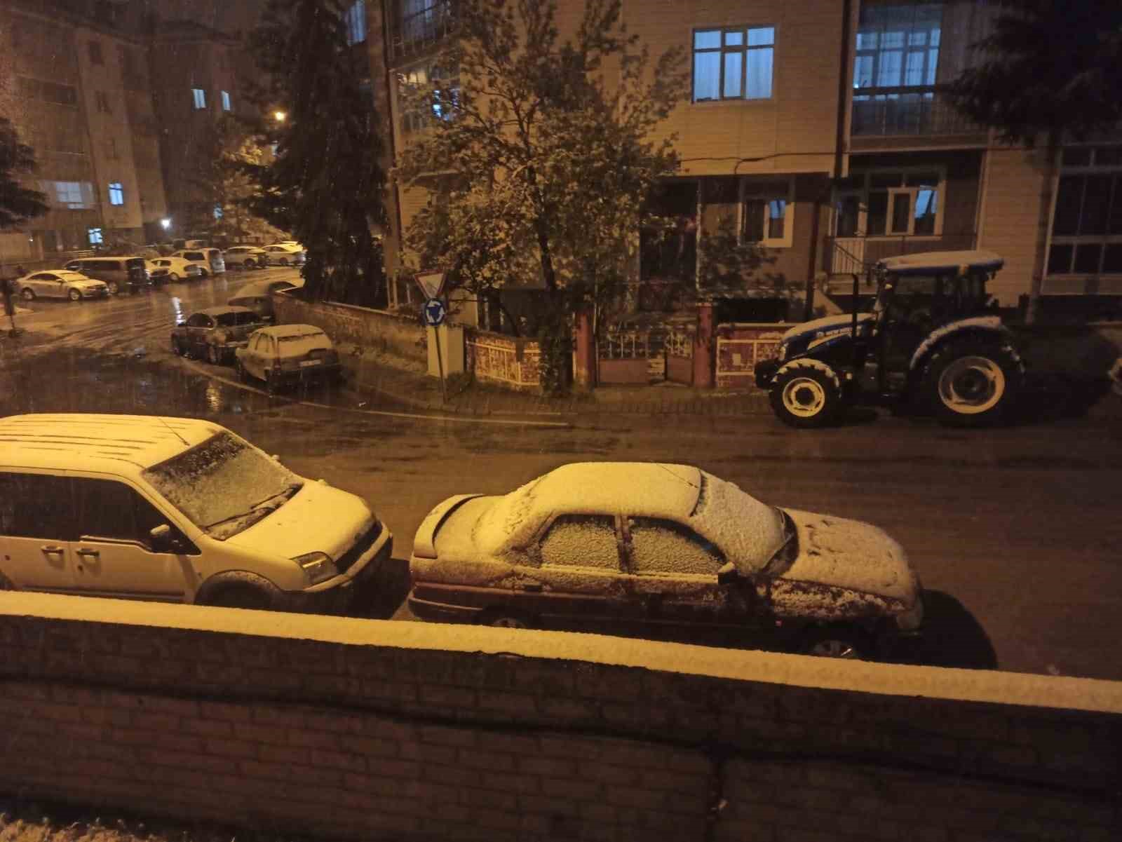 Konya’da Mayıs ayında kar yağışı görüldü