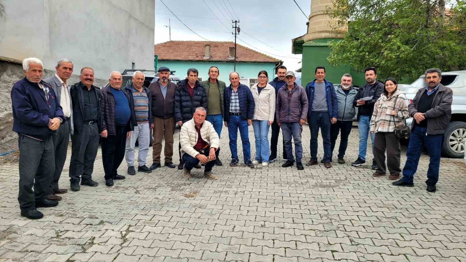 Ereğli’de çiftçiler ilaçlama ve gübreleme konusunda bilgilendirildi