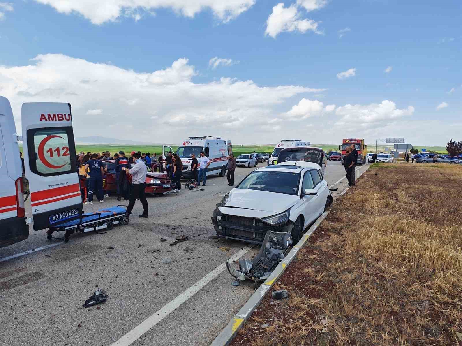 Konya’da 2 otomobil çarpıştı: 5 yaralı