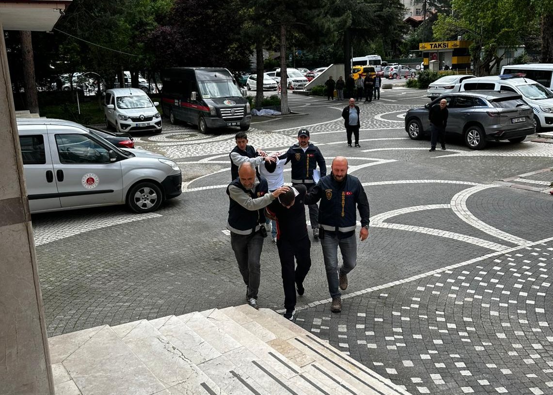Akşehir polisi 14 bin kullanımlık bonzai ele geçirdi