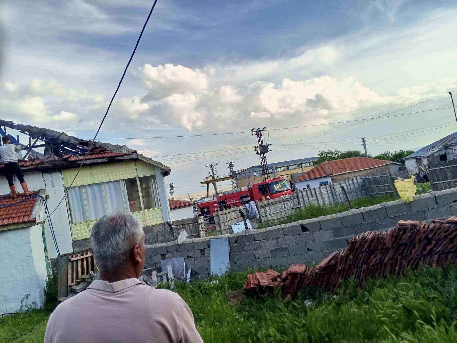 Konya’da ev yangını paniğe neden oldu