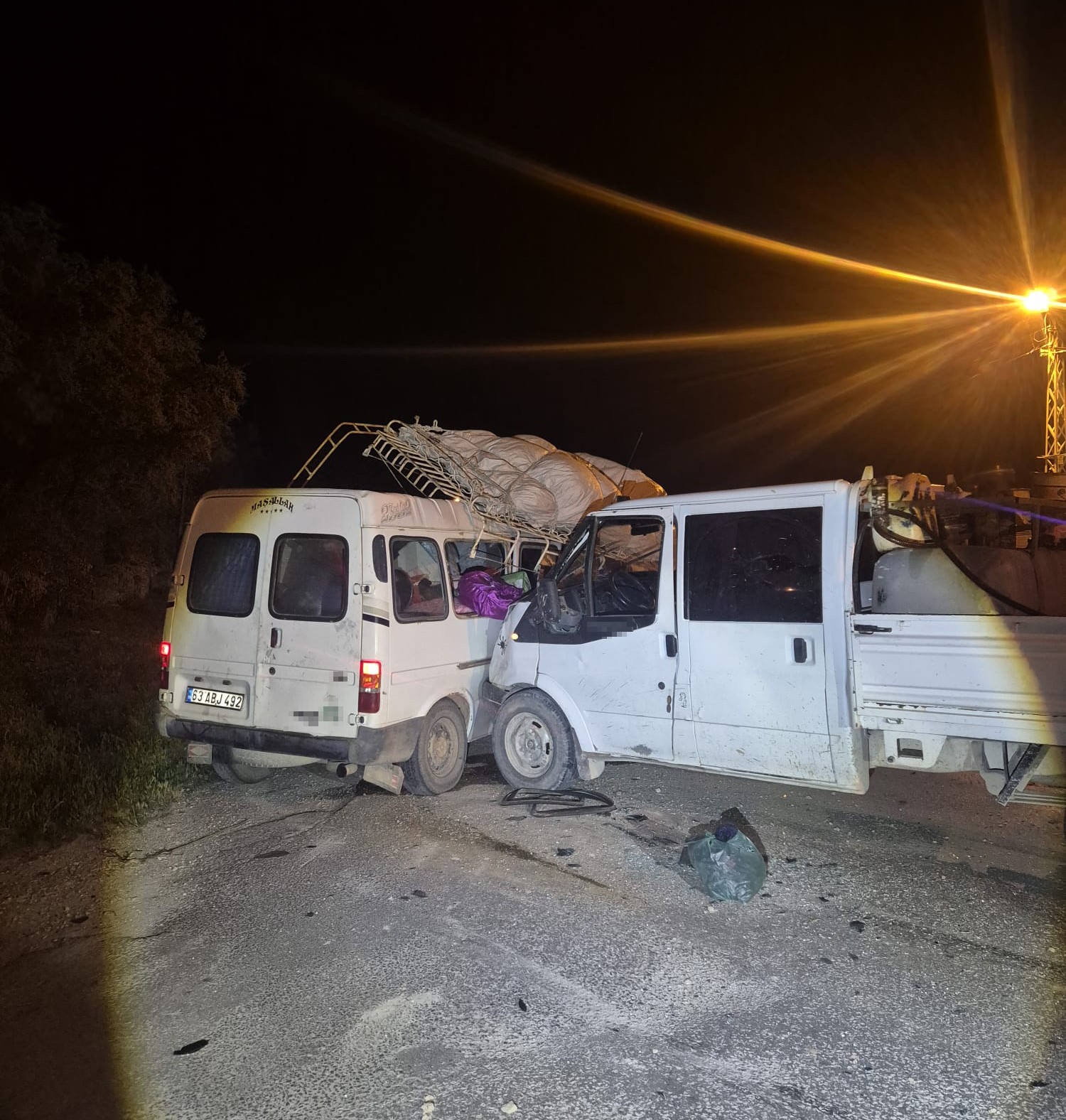 Konya’da kamyonet ile minibüs çarpıştı: 7 yaralı