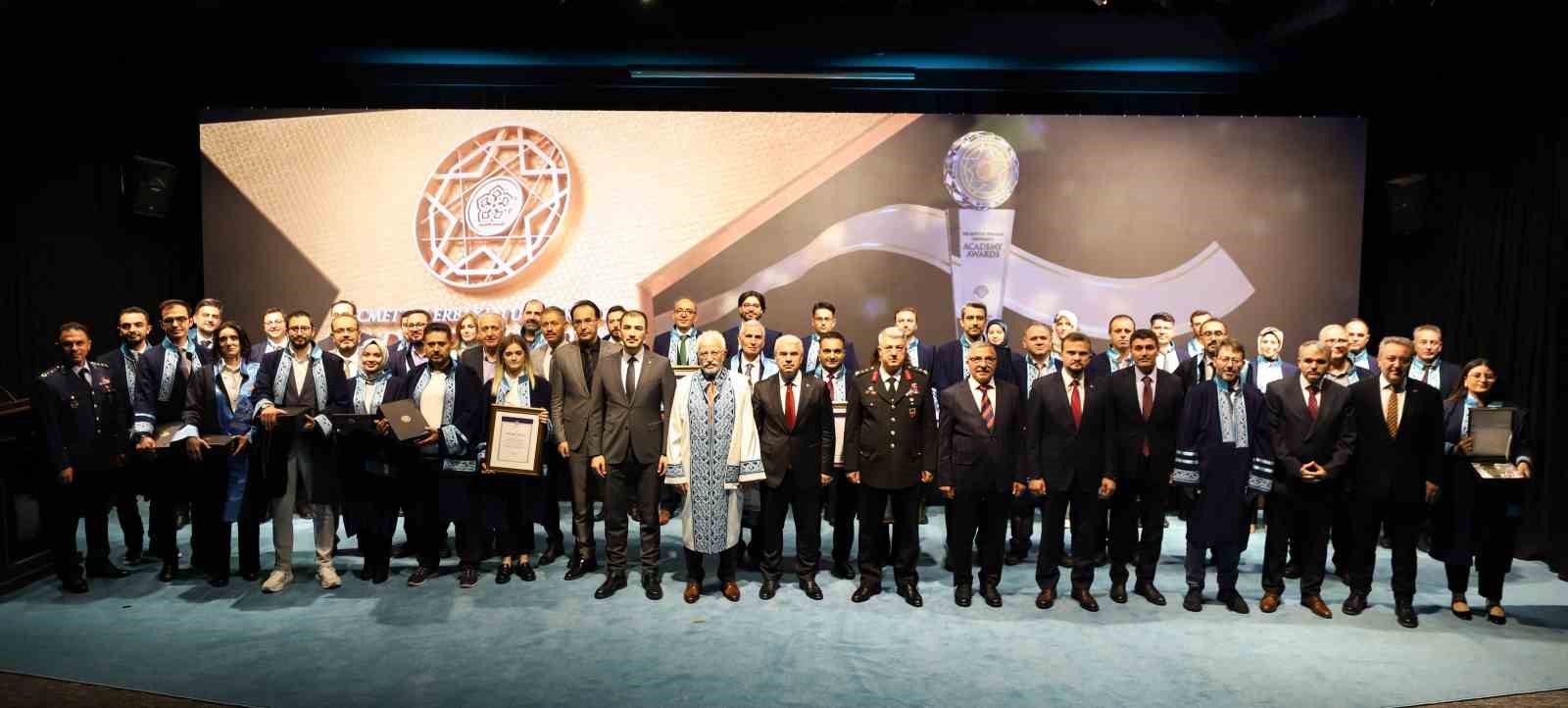 NEÜ’de 6. Akademi Ödülleri Töreni’nde ödüller sahiplerini buldu