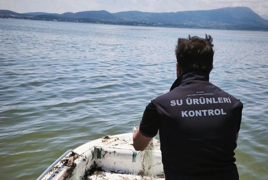 Gölde kaçak avlanmaya geçit yok