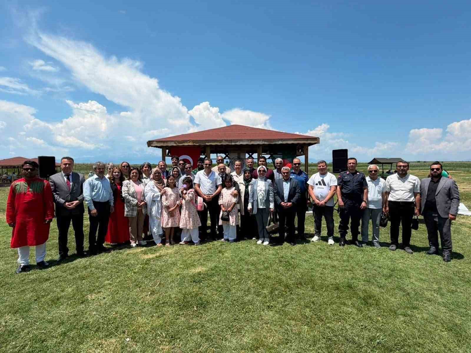 Beyşehir Gölü’nde kardeşlik rüzgarı esti