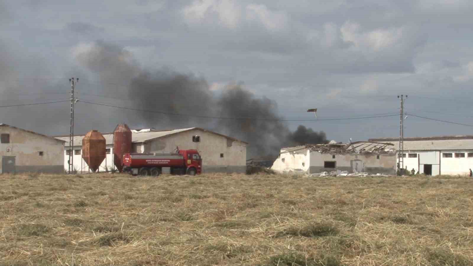 Havai fişek deposunda korkutan yangın