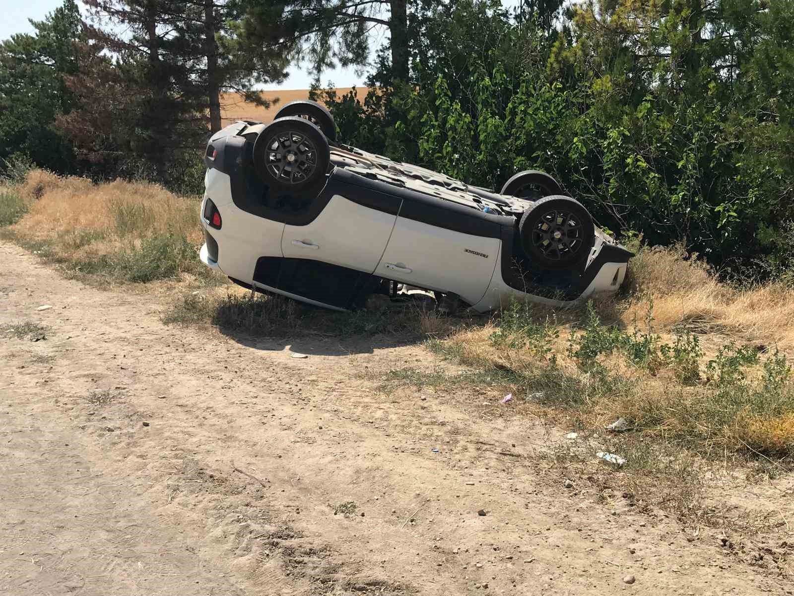 Tırın patlayan lastiğinden savrulan parçalar kazaya sebep oldu: 3’ü çocuk 8 yaralı