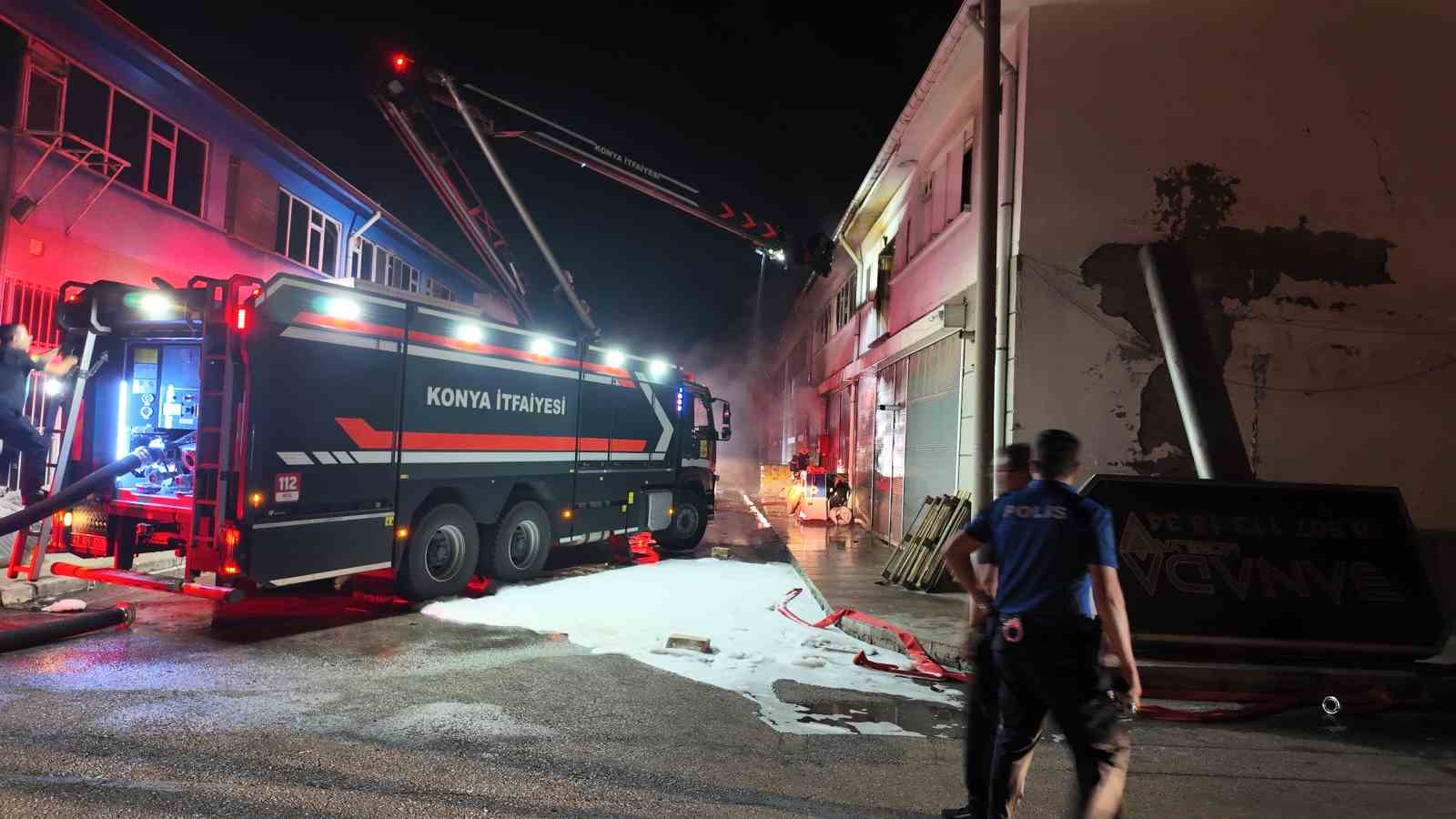Konya’da iş yerinde yangın paniği