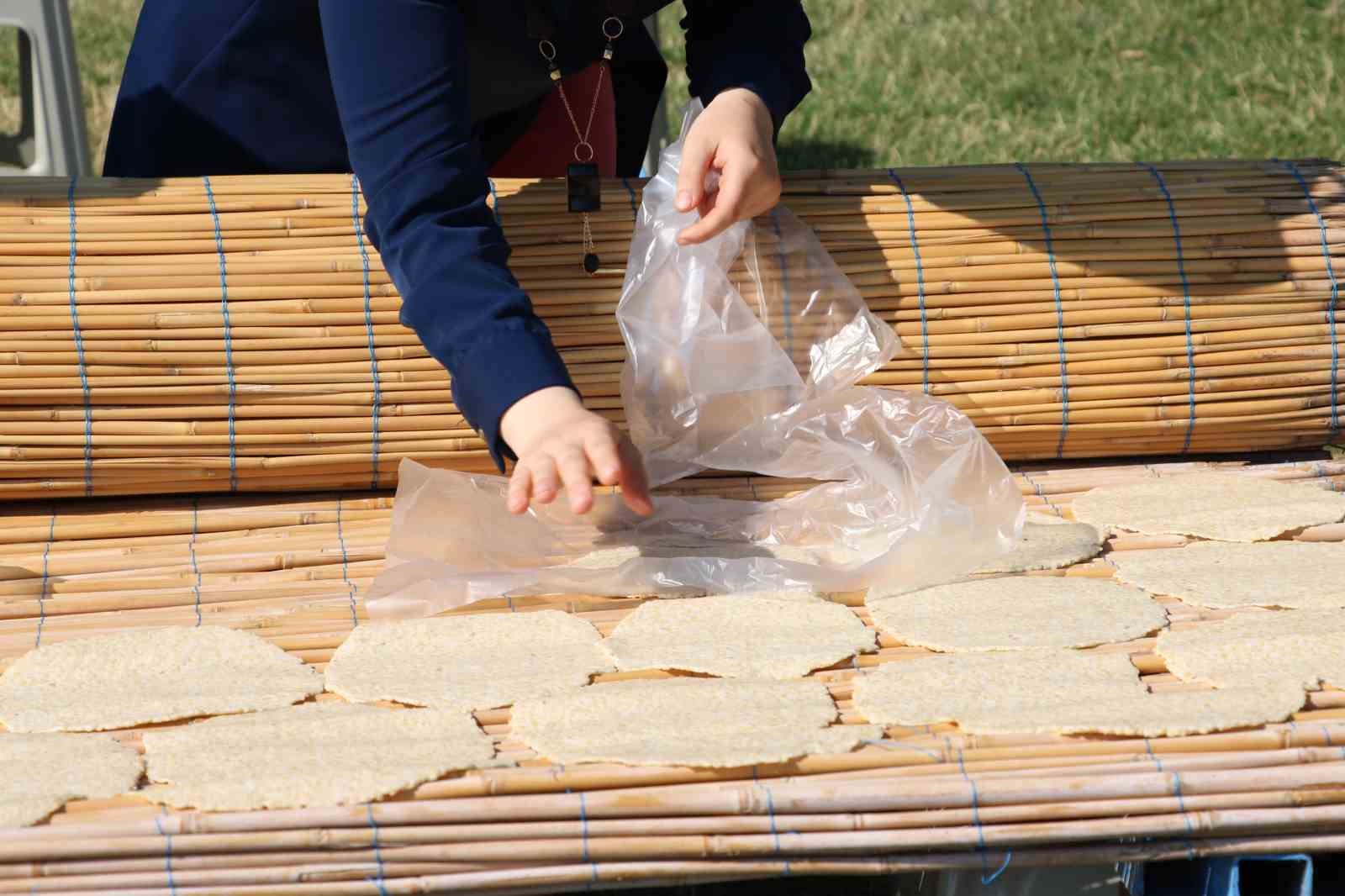 Tarhana güneşe çıktı, kışlık hazırlıkta son günler
