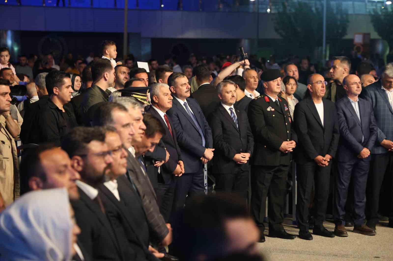 Bakan Çiftçi: "Köklerinden güç alarak geleceğe yürüyen bir gençlik Türkiye Yüzyılı’nı inşa edecek"