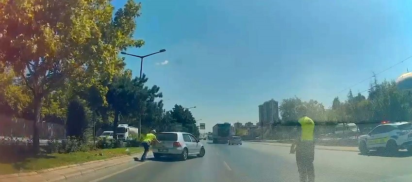 Konya’da arızalanan araç için trafik ekipleri seferber oldu