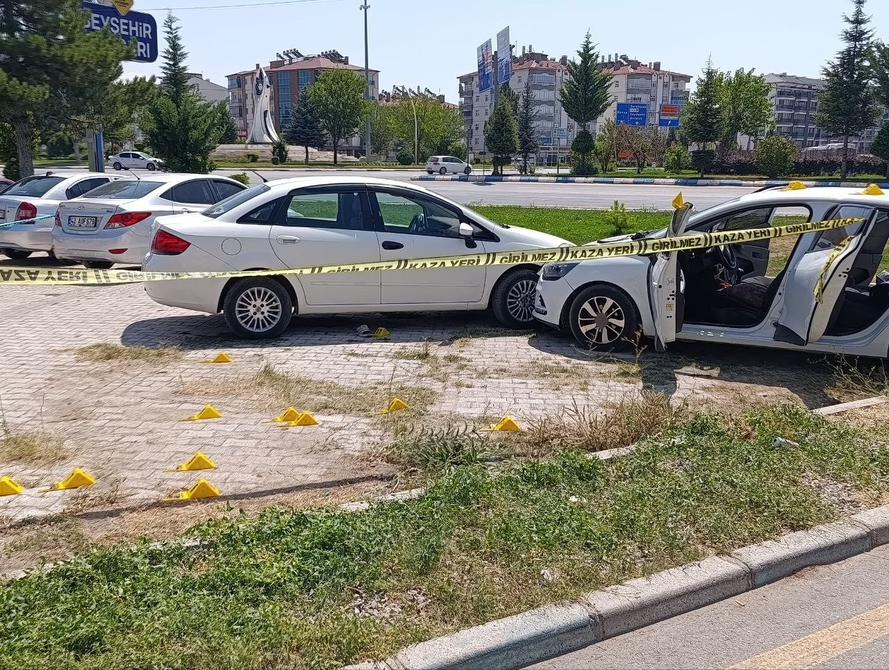 Otogarda karşılaşan husumetlilerin kavgası kanlı bitti: 2 yaralı