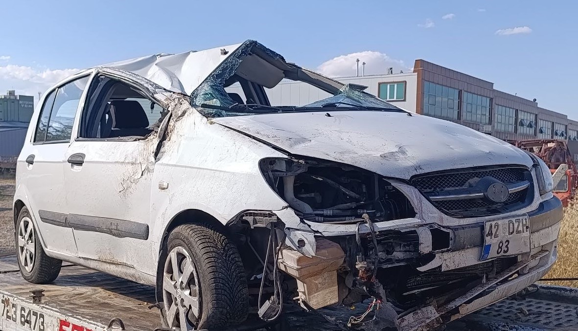 Konya’da devrilen otomobildeki 4 kişi yaralandı