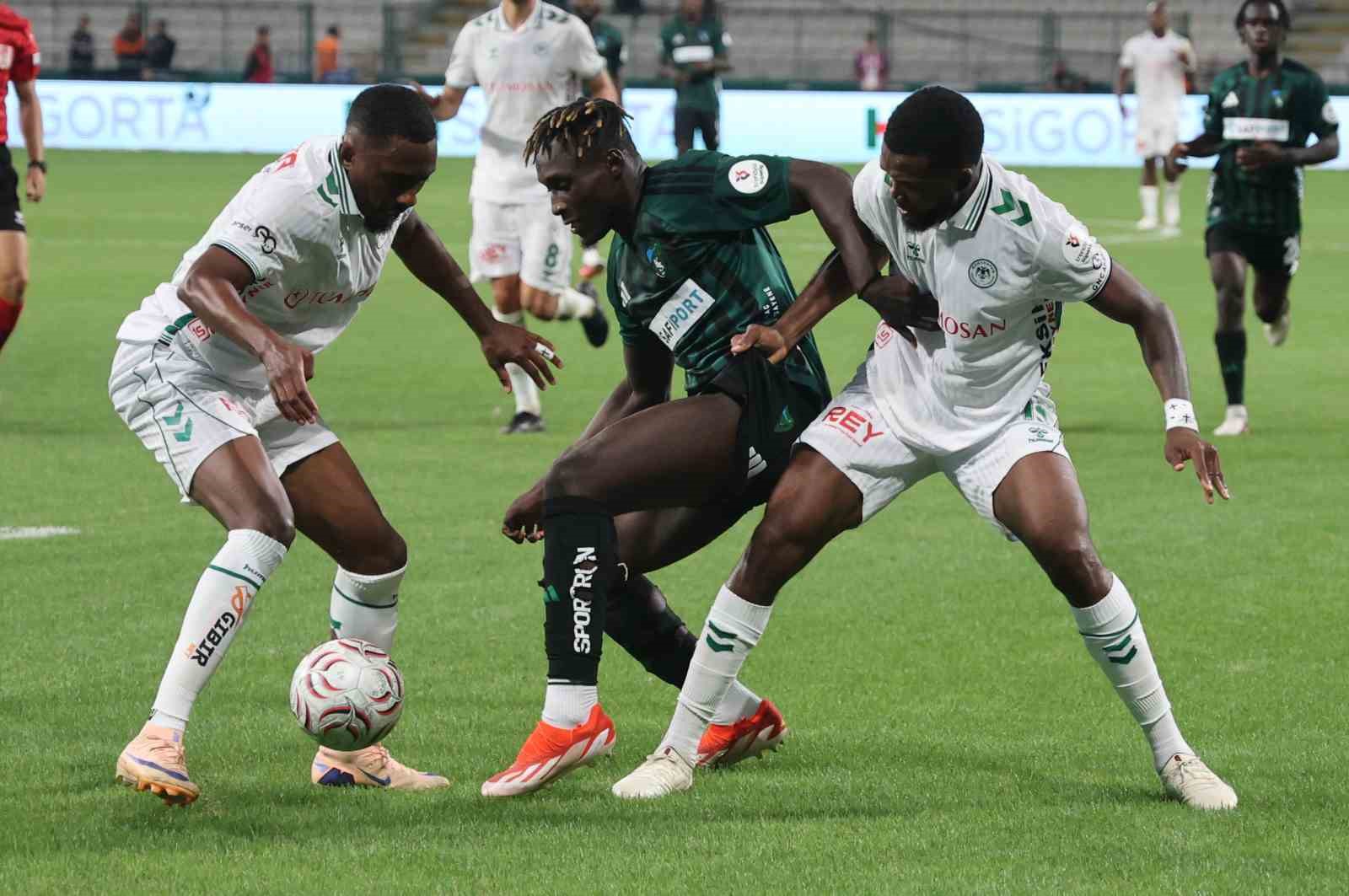 Trendyol Süper Lig: Konyaspor: 1 - Kocaelispor: 0 (İlk yarı)