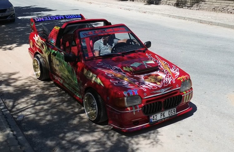 Ustalığını hayaline yansıttı, aracını Şimşek McQueen’e çevirdi