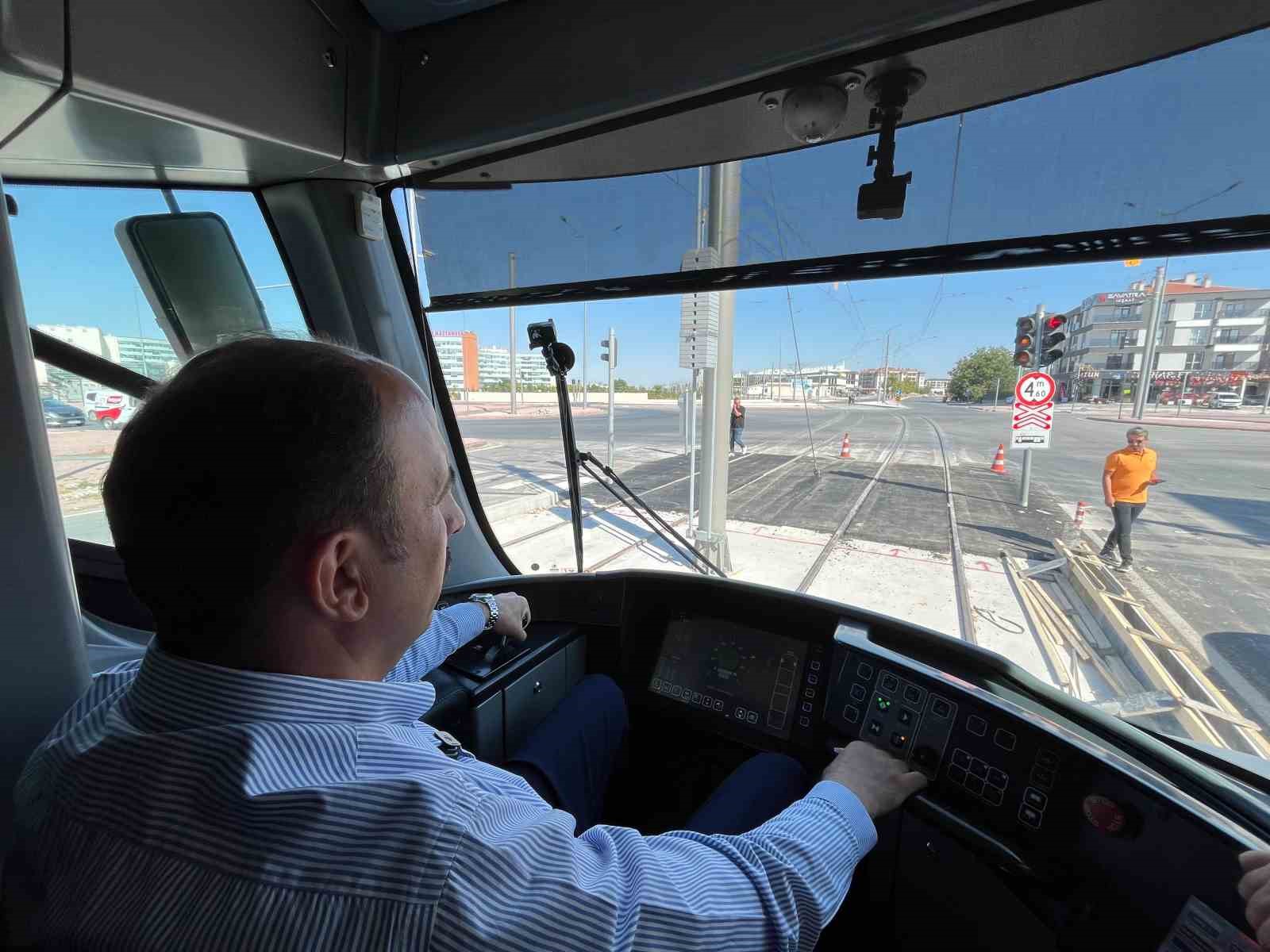 Başkan Altay, tamamlanan Adliye-Şehir Hastanesi Tramvay Hattı’nda test sürüşü yaptı