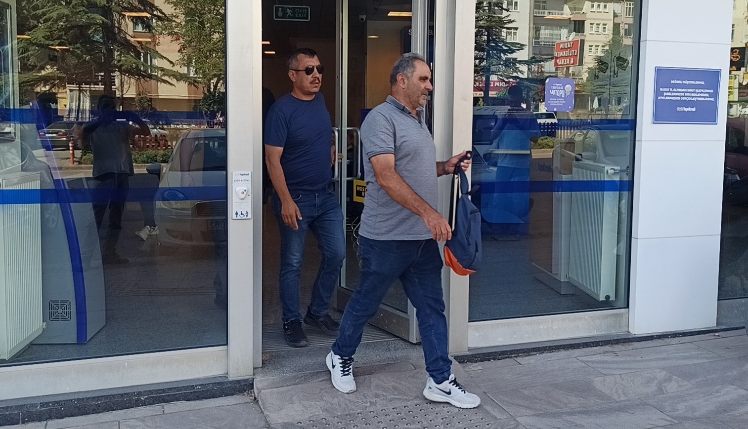 Telefon dolandırıcılarından son anda kurtuldu