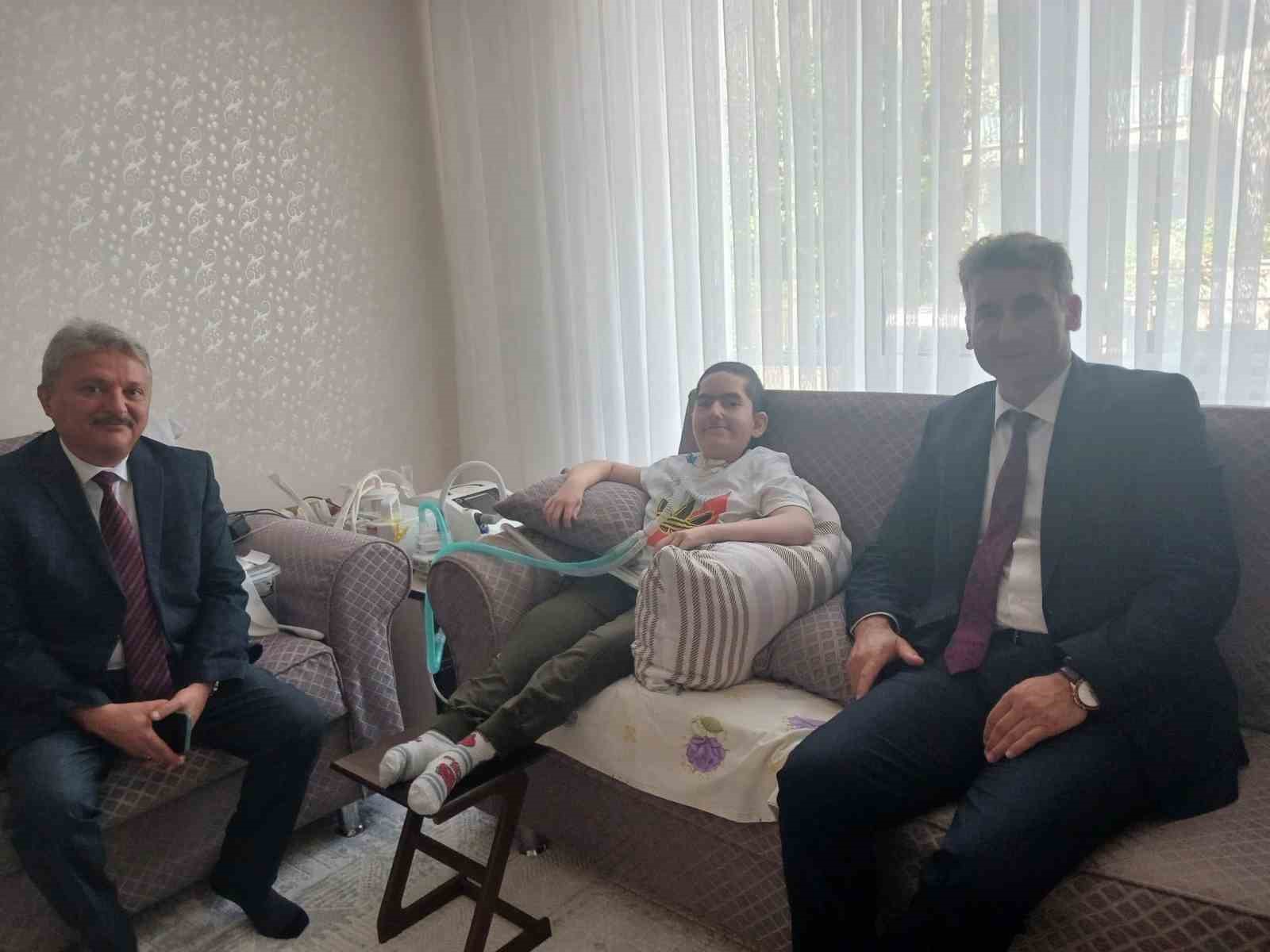 Beyşehir’de evde eğitim gören öğrenciler unutulmadı
