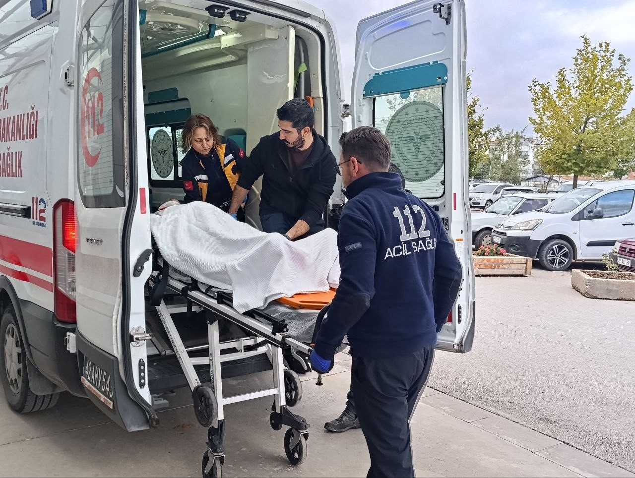 Kamyon kasasından düşen şahıs yaralandı