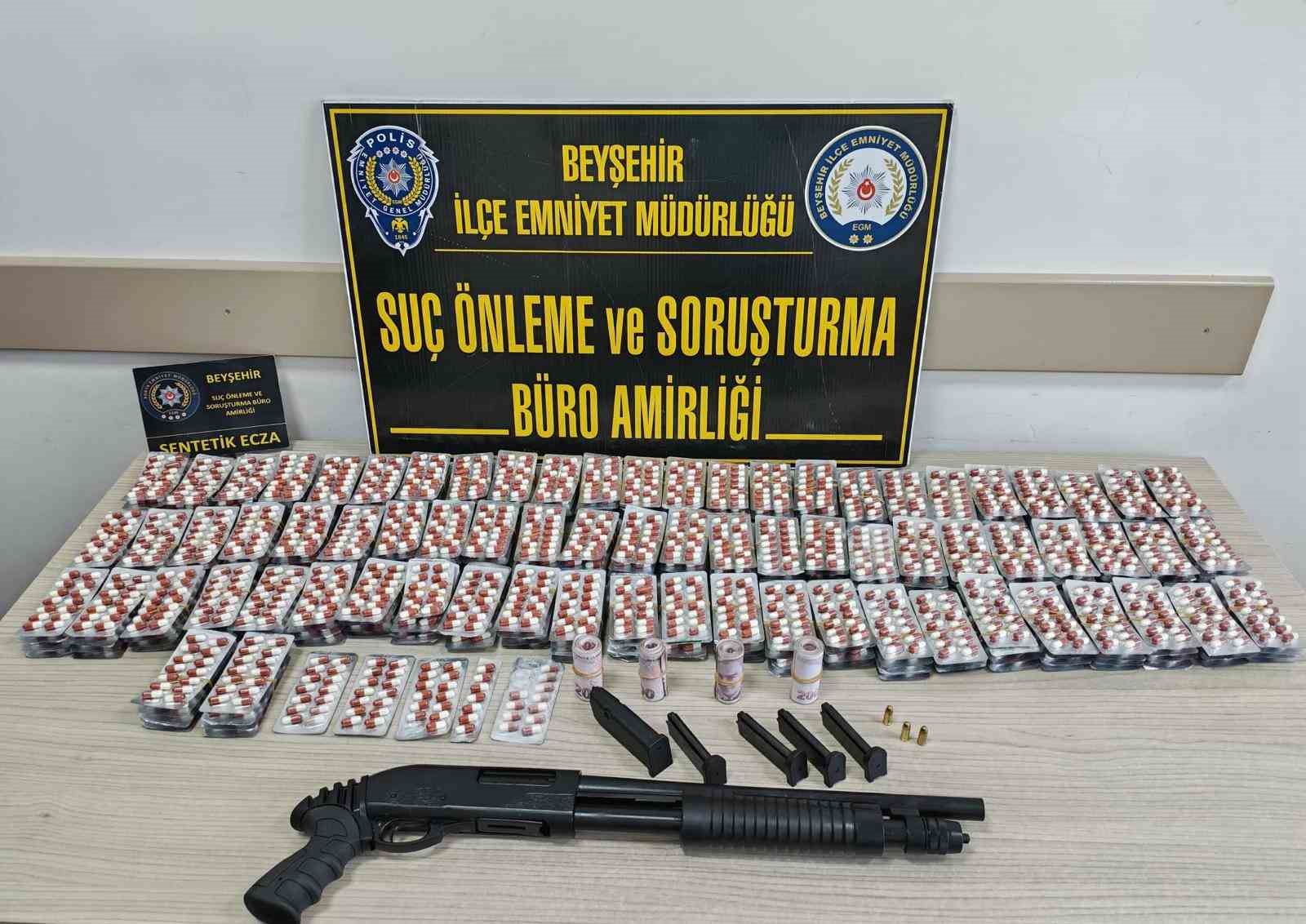 Konya’da polis ekiplerinden uyuşturucu operasyonu: 5 gözaltı